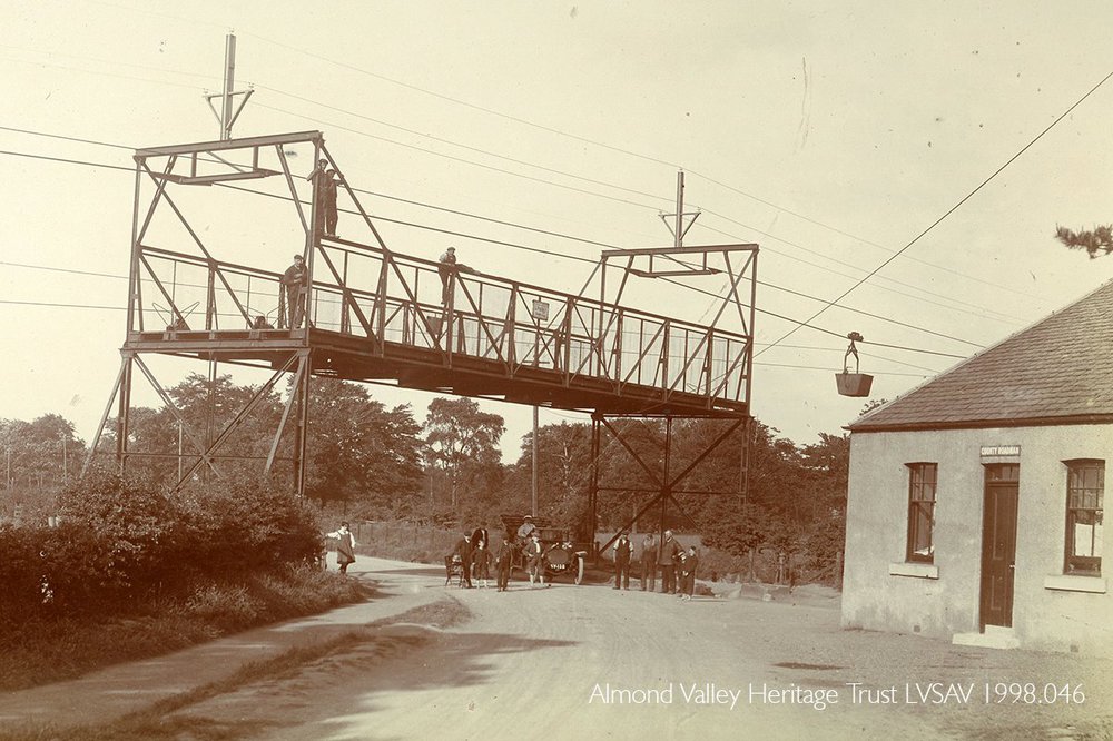 Aerial ropeway bridge HD.jpg